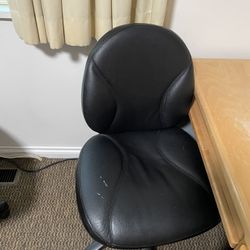 Rolling Office Chair – Black, Comfortable