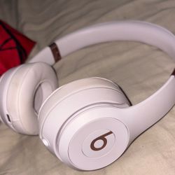 Beats Solo 4 