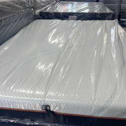 QUEEN SIZE TEMPURPEDIC PROADAPT (FIRM) MATTRESS & BOX SPRING BED SET