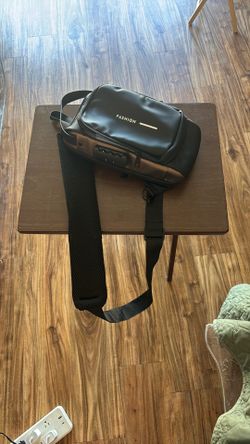 Leather Crossbody USB Bag