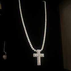 4mm22inch Diamond Tennis Chain/ Cross Pendant Bundle✨💎
