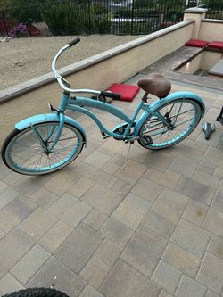 Women’s Electra beach cruiser 26 inch wheels