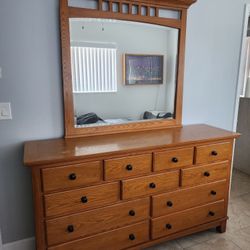 Solid Wood Dresser With Mirror 