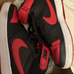 Nike Court Borough Mid 7Y 