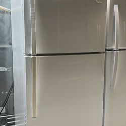 Whirlpool Gloss White Top Freezer Refrigerator Apartment Size 