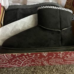 Muk Luks Boot size 7 black 