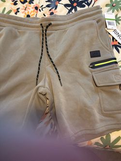 Men’s large shorts new