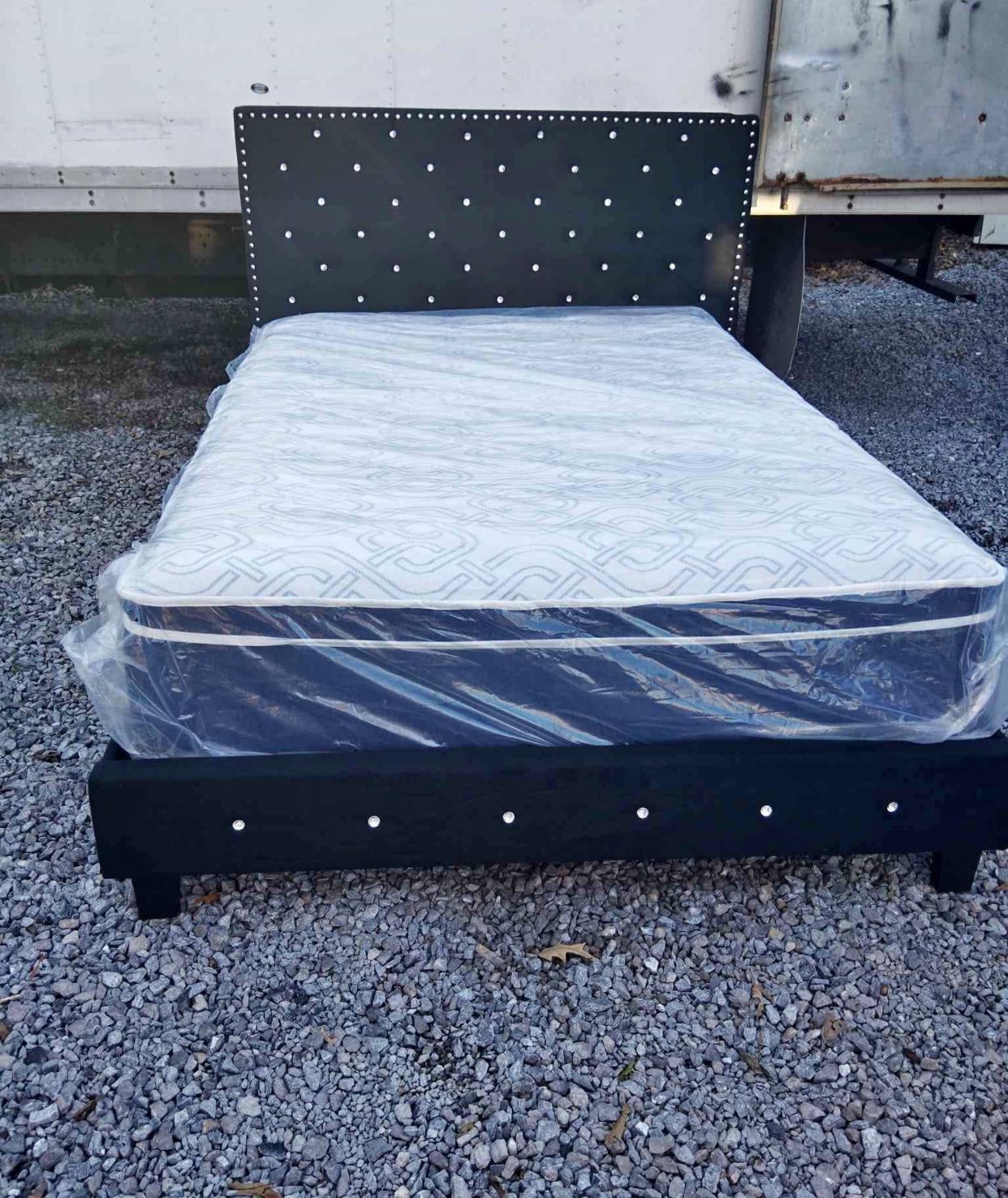 Clearance Event: Mattresses 50% - 80% Off! 🚨🛌