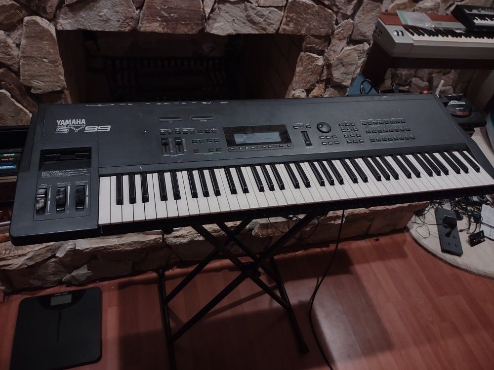 Yamaha SY99 Keyboard Synthesizer