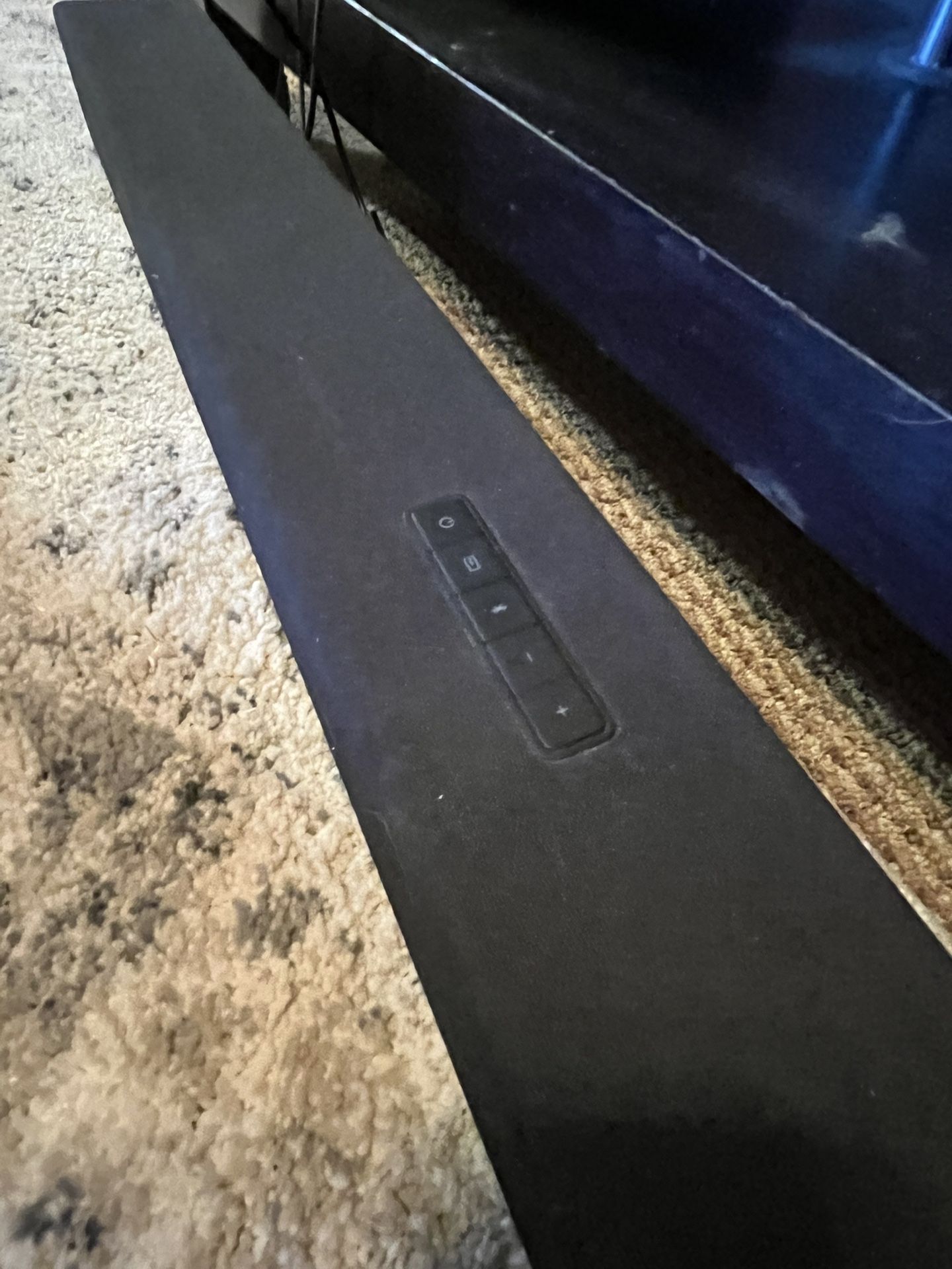 Vizio Soundbar And Speaker