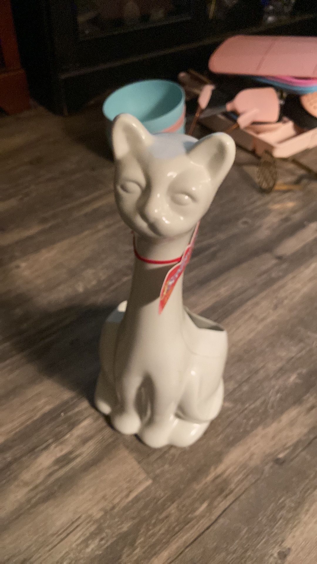 Plastic kitty