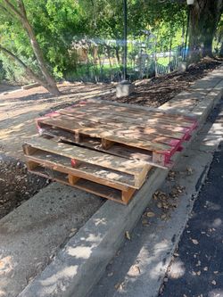 FREE Pallets for firewood or making furniture