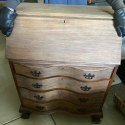‘Governor Winthrop’  Desk & Drawers