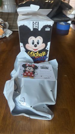 Popmart Mickey and Friends - Minnie