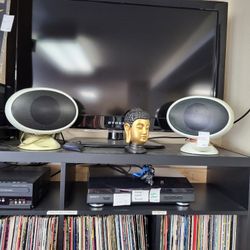 Vintage Panasonic Speakers. 1970s Space Age Modern Retro CJ18 SEU