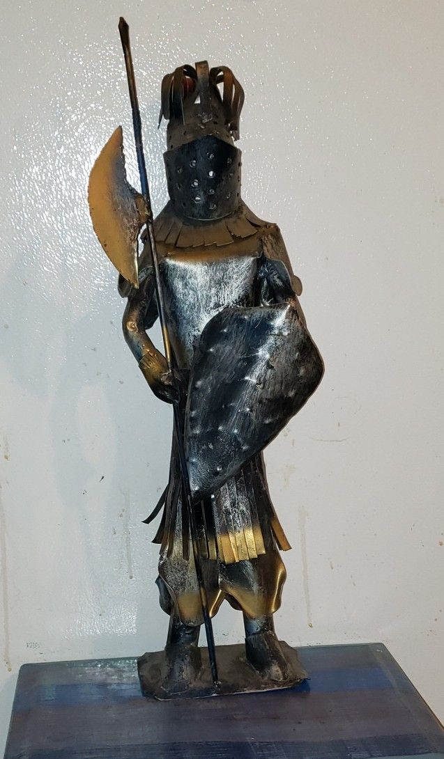 KNIGHT in ARMOR Figure