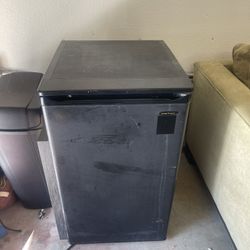 Working Mini fridge 