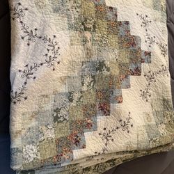 Laurel & Mayfair Alexis bedspread