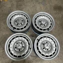 Mercedes Benz OEM 14X6.5 Aluminum Wheel  R107 W124 W123 W108 W126 C107