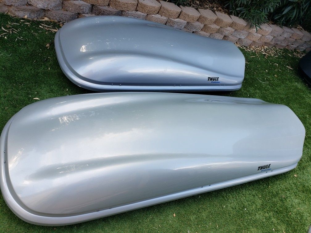 Thule 18 cu ft. Evolution 673 rooftop mounted cargo carrier box for Sale in Litchfield Park, AZ