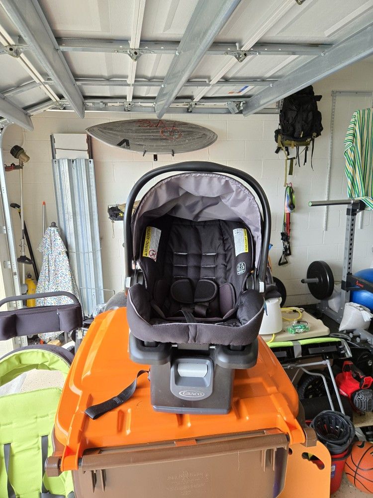 Graco Snugride 35 Lite Carseat