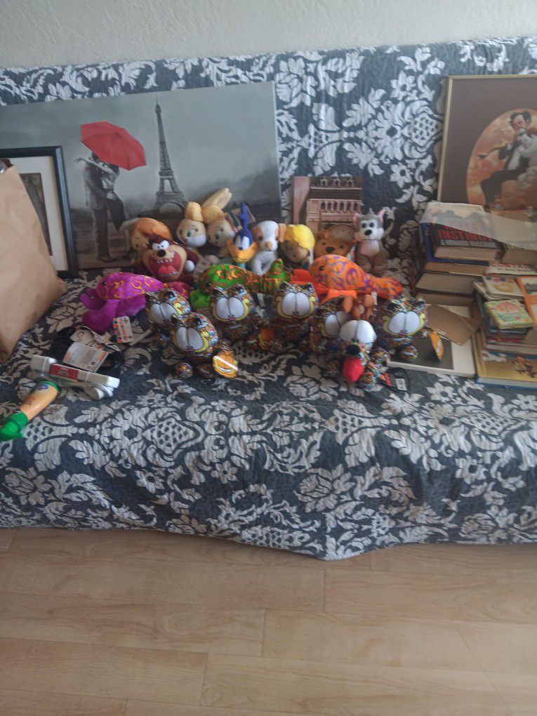 Stuffed Animals For Sale. ( 19 Total  )