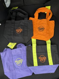TRADER JOES HALLOWEEN TOTE BAG SET OF 4