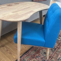 Toddler Desk With Cushioned Blue Chair 