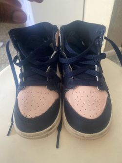 Jordan 1’s toddlers size 9c read description !!!