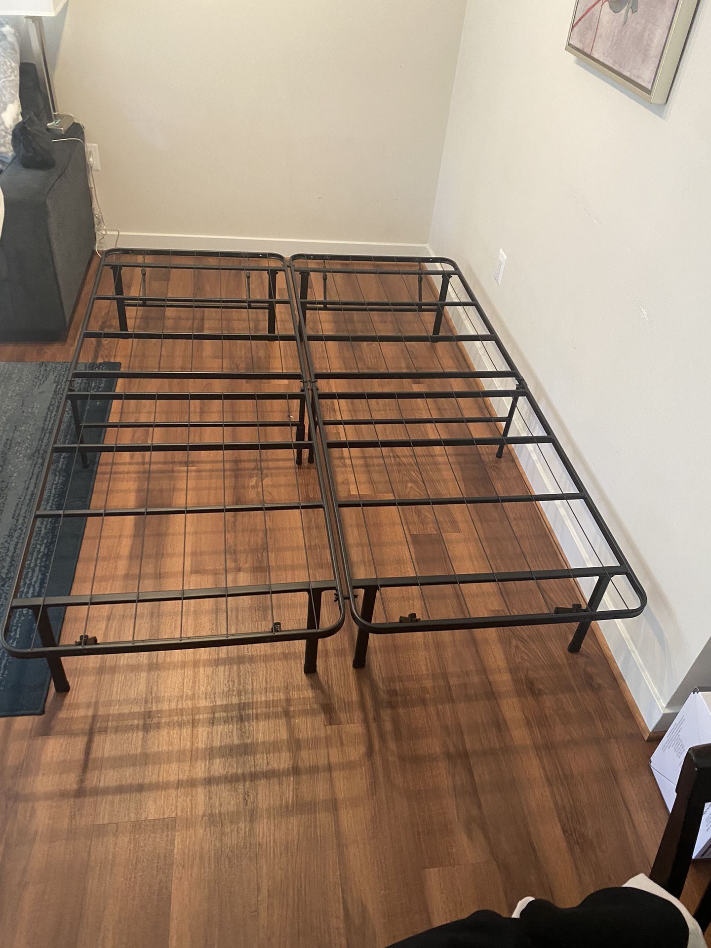 Queen Bed Frame - Foldable 