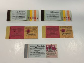 5 Complete Vintage Disneyland coupon booklets!