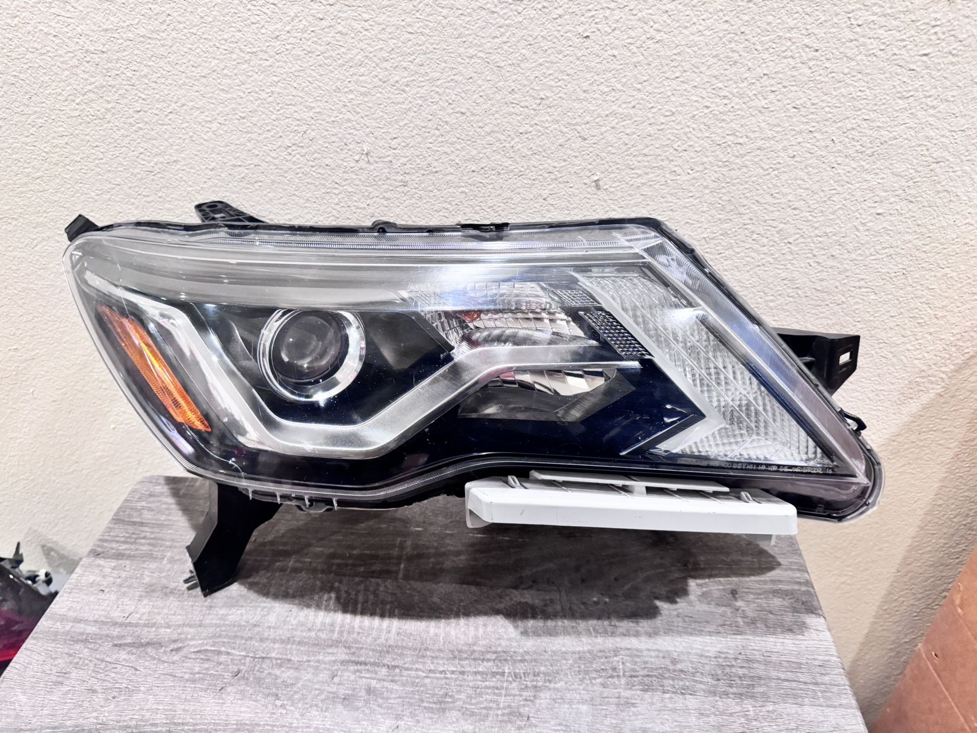 2017 To 2020 NISSAN PATHFINDER RH HEADLIGHT
