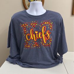 Chiefs Design T-Shirt, Gildan Size 3XL, NEW, (item 206)