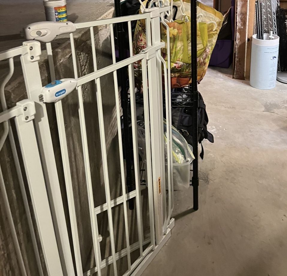 REGALO Walk Through Dog/Pet Gates
