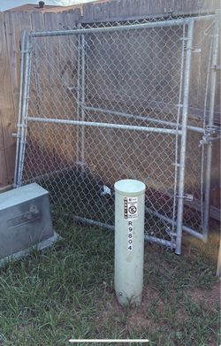 Commercial chain link gate
