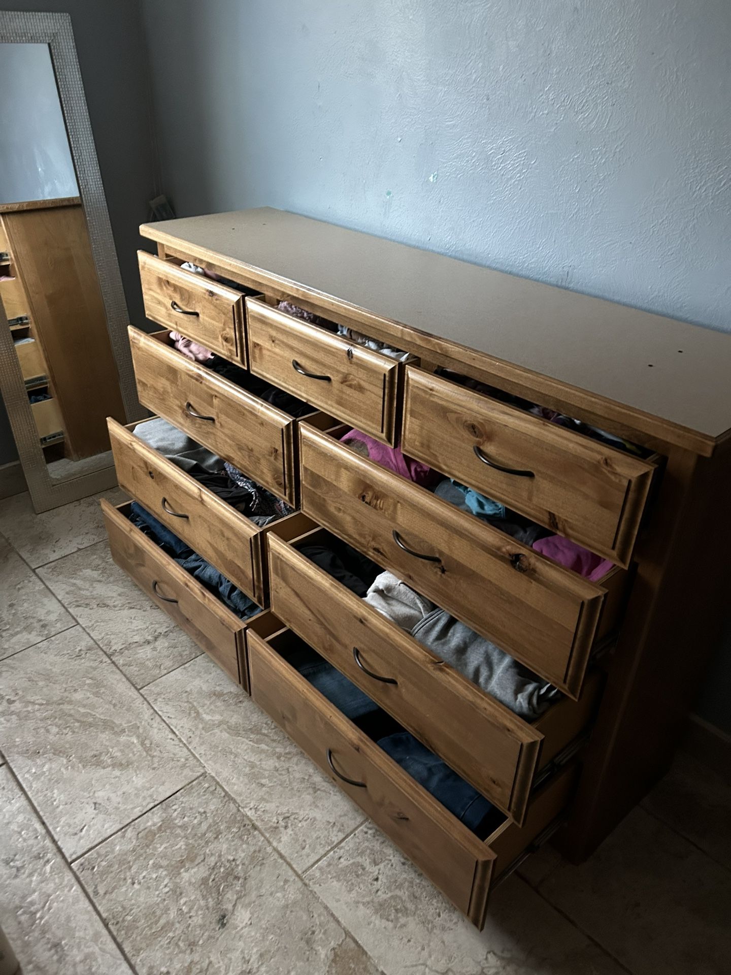 Dresser