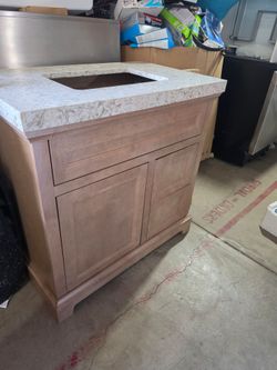 Vanity 36Wx22Dx36H