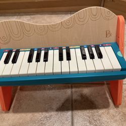 Mini Maestro Wooden Toy Piano For Toddler Kids