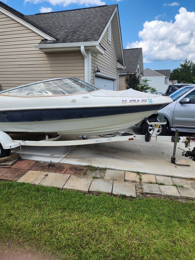 1999 Bayliner Capri/1850 I/0