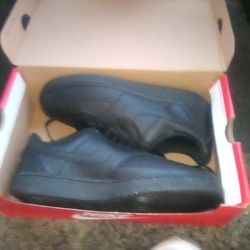 Nike Court Vision Black Low Top's Size 9