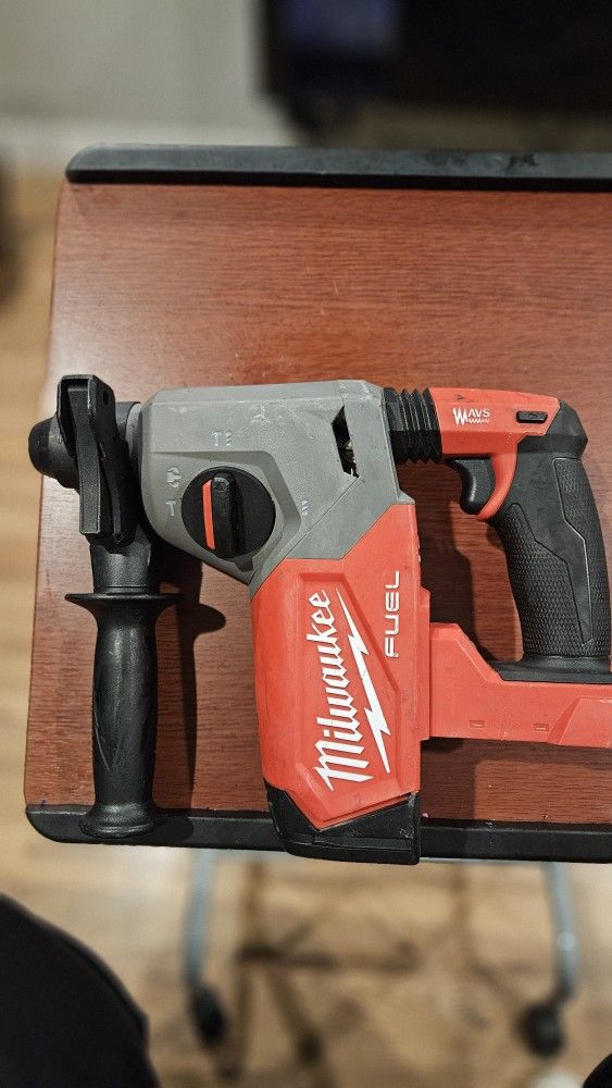 Rotor Hammer  Milwaukee  Semi New 