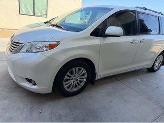 2017 Sienna XLE Premium FWD