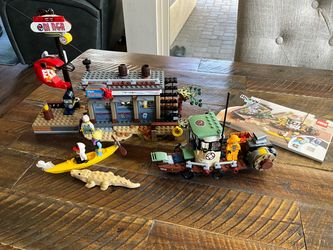 Lego Hidden Side Shrimp Shack and Wrecked Shrimp Boat
