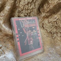 MICHAEL JORDAN BASKETBALL CARD