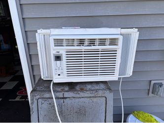 Arctic king Air conditioning unit 5,000 BTU