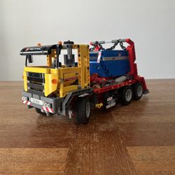Lego Technic Container Truck 42024
