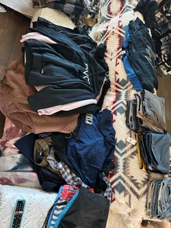 Huge Men’s Clothing Sale – XL/XXL – Volcom, BYLT, Darc Sport & More