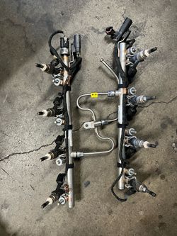 GMC/ Chevrolet 5.3 injector rail