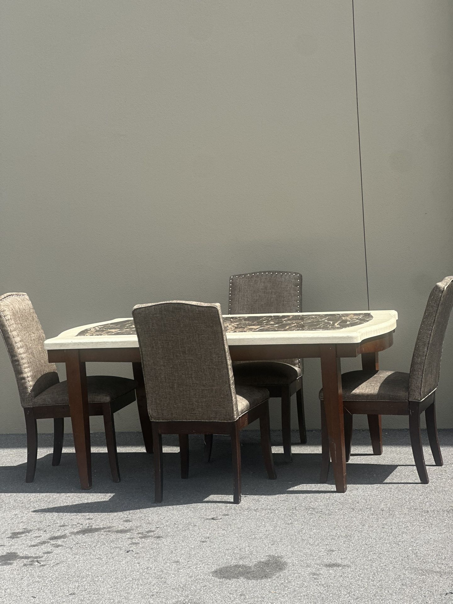 Dinning Table