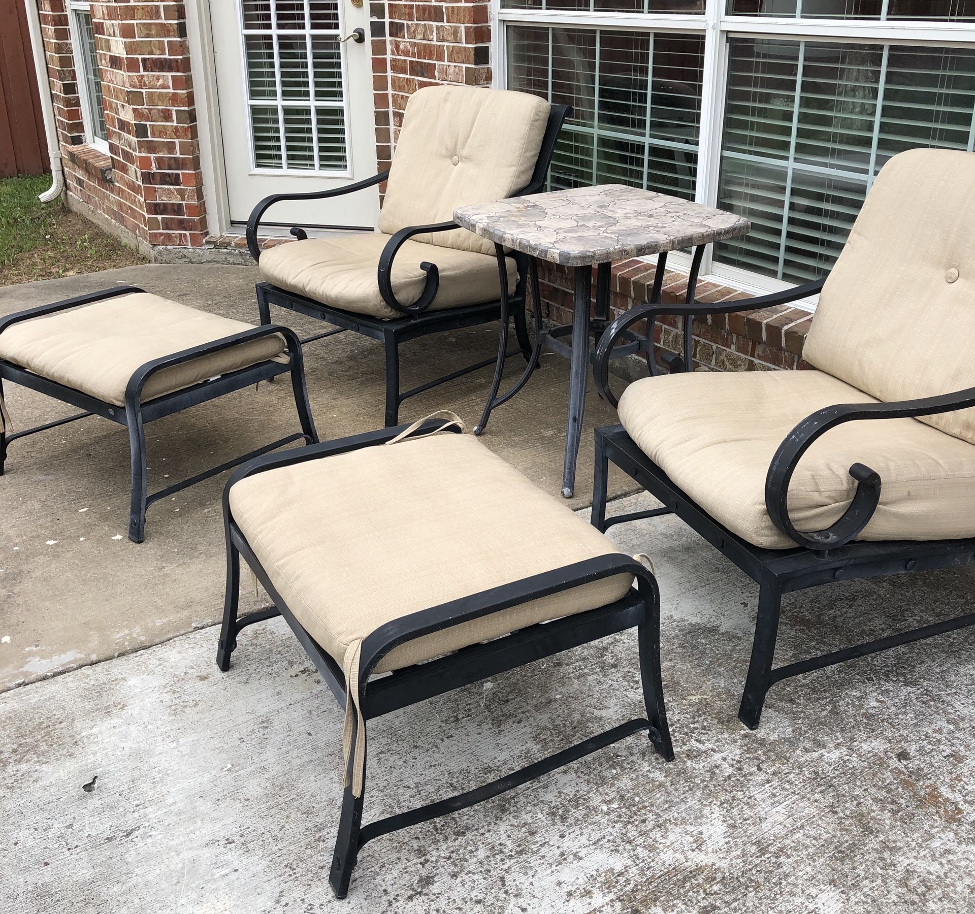 nice patio furniture set for Sale in Garland, TX OfferUp